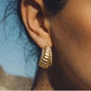 Gold Oversized Agapé Marea Earrings